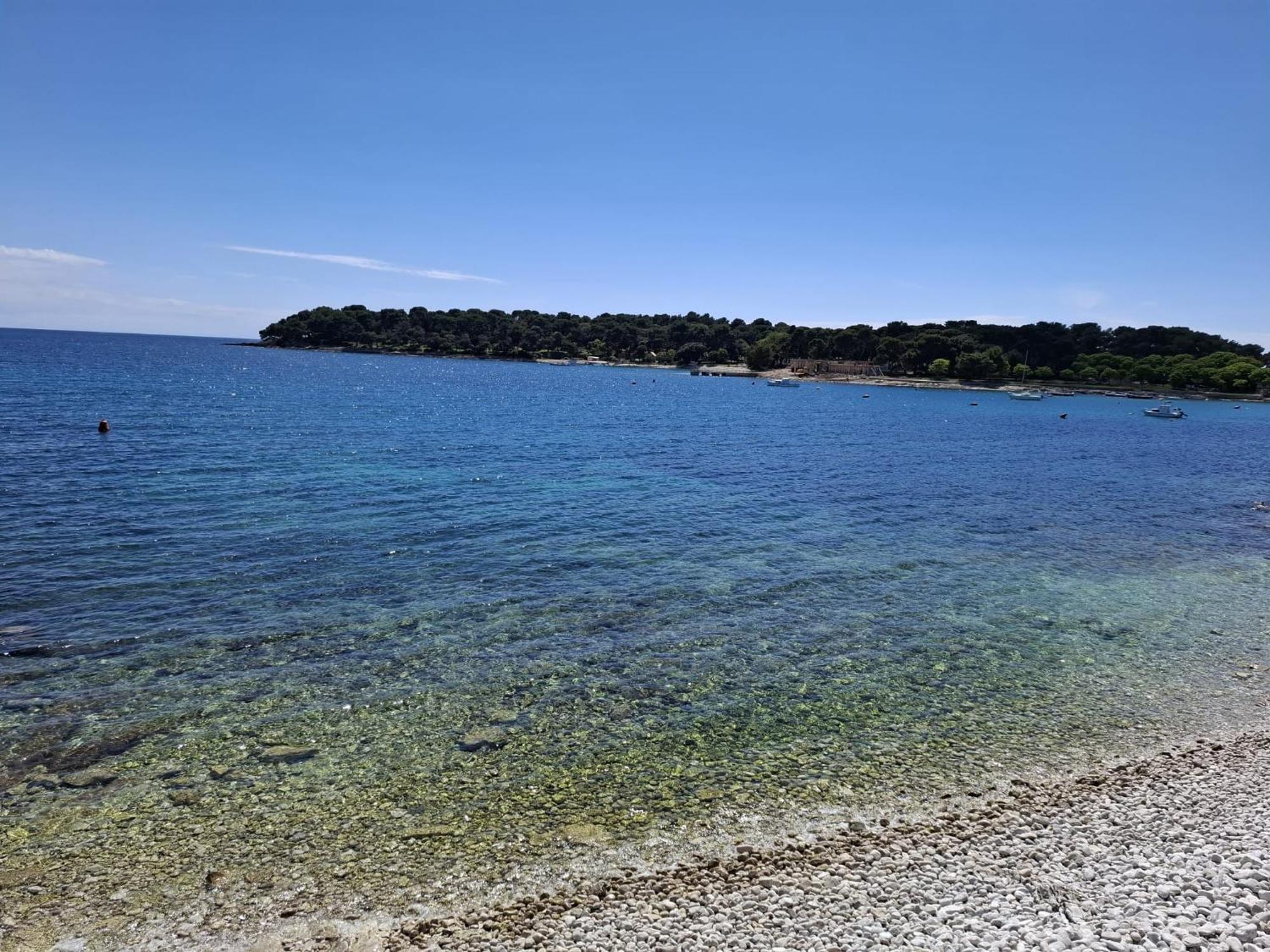 Apartment Modern 2-bedroom Near The Pula