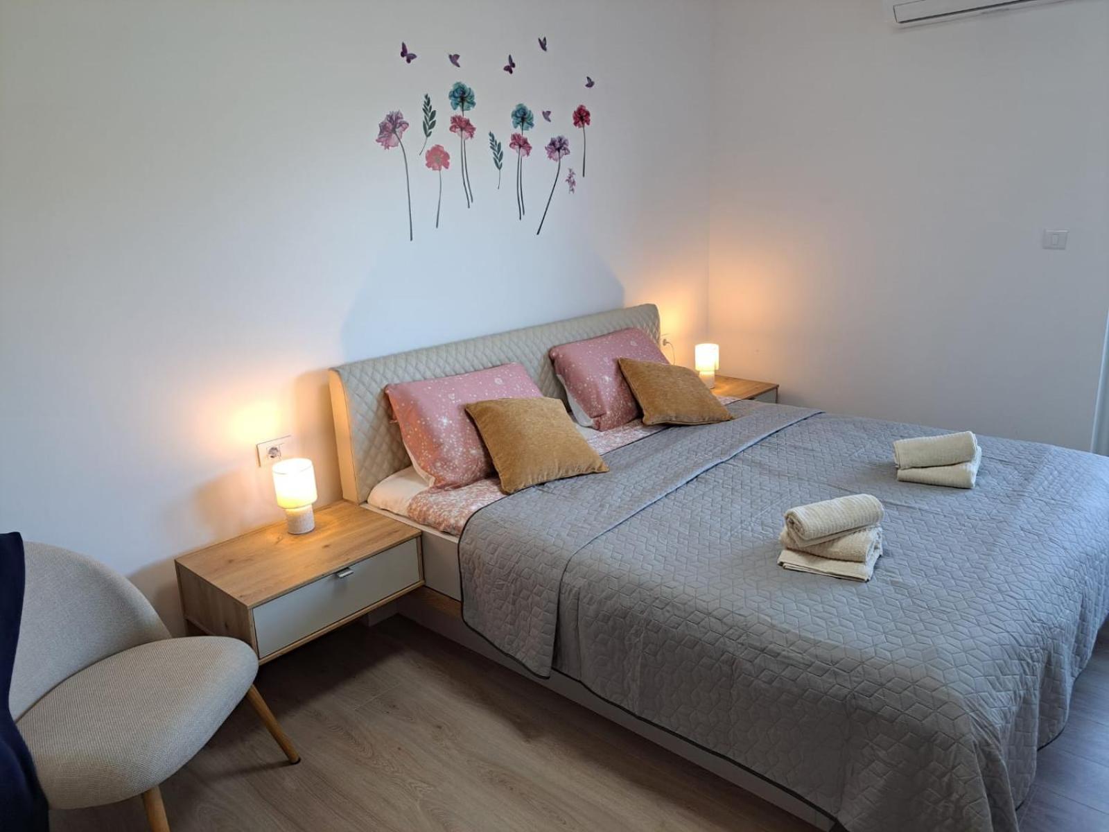 Modern 2-bedroom Near The Pula