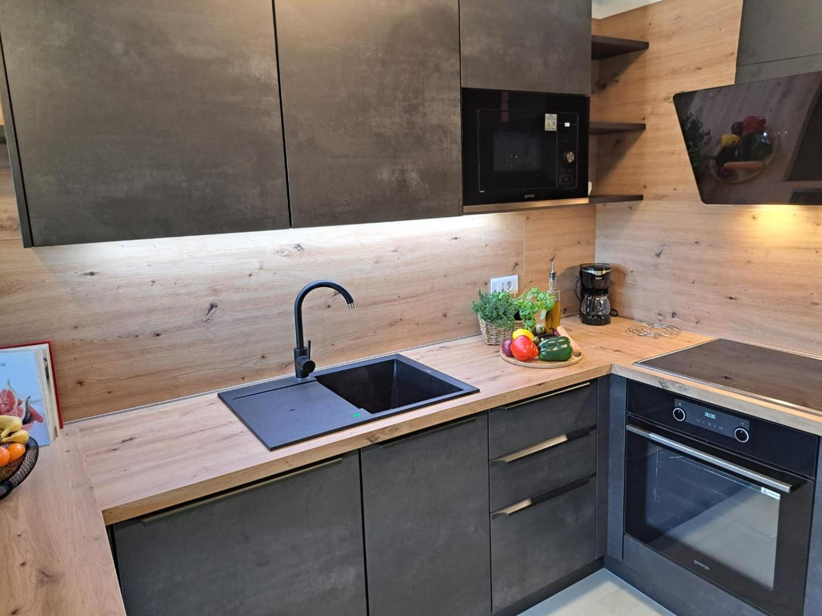 Apartment Modern 2-bedroom Near The